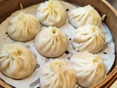 蟹粉鲜肉馅-馋三尺蟹粉小笼(人民广场店)