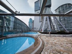 室外游泳池-上海明天广场JW万豪酒店