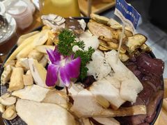 -一朵菌·野生菌探索家火锅(南亚店)