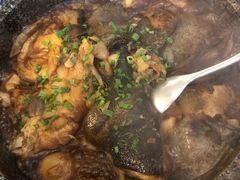 砂锅蝶鱼头-新海渔港·胶东海鲜家常菜·家宴(奥体中心店)