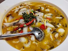 酸汤鱼-吕氏疙瘩汤·新鲁菜(济南万象城店)