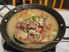 -霄汉牛三鲜湖北砂锅菜(万松园2店)