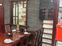 -湖南人家湘菜馆(镇江路店)