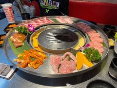 -哈哈碳都·牛肋条无限自助烤肉(台江万达店)