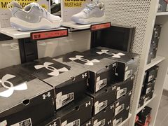 -UNDER ARMOUR(新燕莎奥莱店)