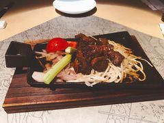 -穹六人间 people 6(岳阳路店)