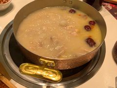 -洪氏嗨捞·广东猪肚鸡·椰子鸡火锅(西咸万象城店)