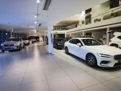 -杭州中沃沃尔沃4S店(滨江区店)