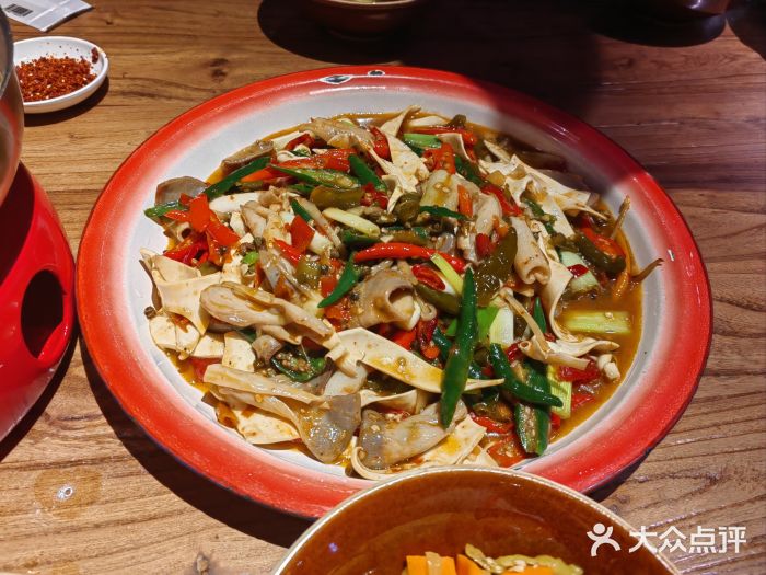 半步颠·小龙虾·川菜(旗舰店)图片