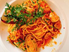 -Chom Cafe and Restaurant