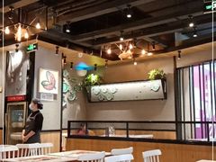 大堂-渝是乎酸菜鱼·川渝小炒(新世界百货望京店)