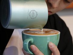 热拿铁咖啡-Line 咖啡(石厦花园店)