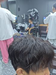 -藤野造型专业烫染接发