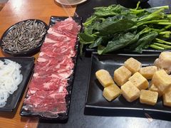 -果松木炭酸菜铜火锅·外婆参鸡汤