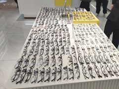 -J-Optical佳视明眼镜·蔡司视觉(青岛金茂览秀城店)