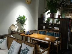 卡座-八月美食小馆(银泰城总店)