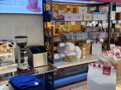 -红宝石·鲜奶小方·海派西点房(万航店)