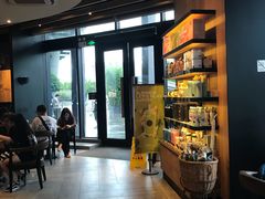 -星巴克臻选(莘庄仲盛店)