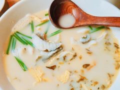 招牌黄鱼面-荣家黄鱼面(南京西路店)