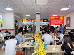 大堂-凤张螺蛳粉·爽口粉(跃进路总店)