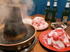 -洞庭洲·防空洞火锅·烧烤·铜锅涮肉(新百广场店)