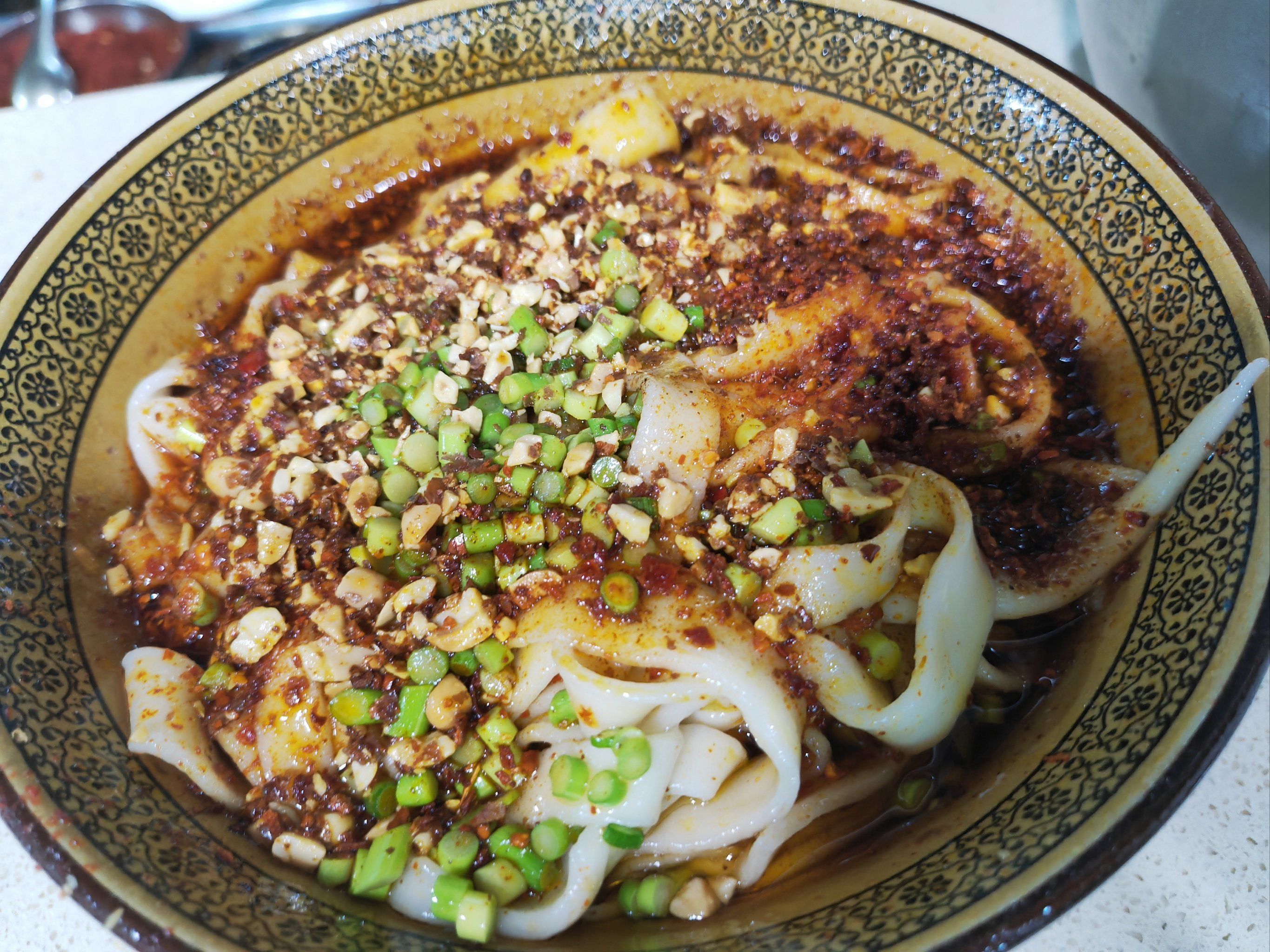 不可抗拒的麻辣鲜香油泼面