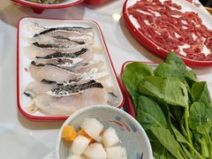 -毛辣果·贵州红酸汤牛肉火锅(西单店)