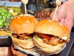 -何师烧烤Pro ·小龙虾·江湖川菜·精酿啤酒(太古里旗舰店)