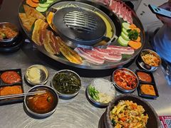 -哈哈碳都·牛肋条无限自助烤肉(台江万达店)