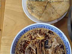 -大众跷脚牛肉馆·非遗传承单位(峨眉山店)