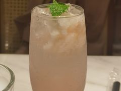 荔枝草莓苏打沙冰-金椰壳· 大厨新加坡菜(壹方城店)