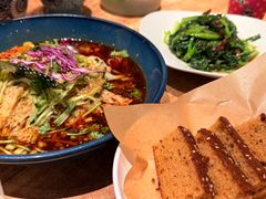 -耶里夏丽·新疆菜·28年喀什老馆(田林东路店)