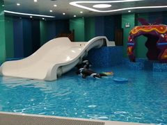 -Swim斯卫姆国际儿童游泳中心(红博中央公园店)