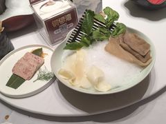 -红鼎豆捞·非遗鲍皇汤火锅(宝丰路店)