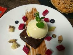 -HIGH FIVE哈福手工汉堡(桂林路店)