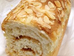 枫叶浪漫牛奶土司-巴黎贝甜(常德路店)