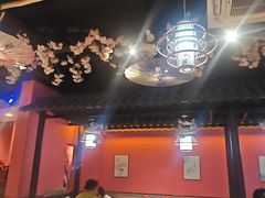 -老街烧烤大排档·地道湖北菜·龙虾馆(汉口火车站店)