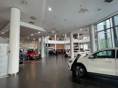 -奔驰北京极光星徽(四元桥店)