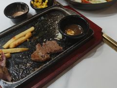 -意国小镇披萨牛排餐厅(新玛特店)