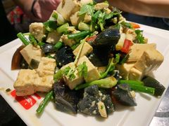 皮蛋拌豆腐-姐弟小东北·铁锅炖