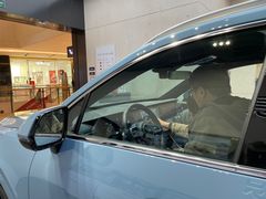 -理想汽车(世纪汇店)