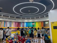 -m豆巧克力世界(上海世茂广场店)