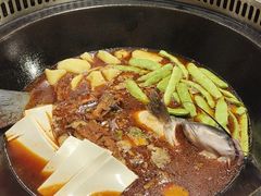 -哈尔滨烧烤·山河村铁锅炖(交大店)