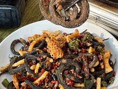 -丹水桥地锅鱼·翘嘴鲌·地方特色全鱼宴(丹江口大坝店)