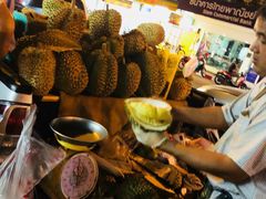 -席娜卡琳火车铁道夜市