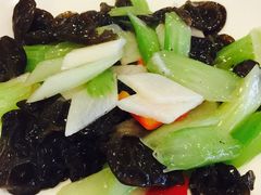 木耳西芹炒山药-唐晋人家(源深路店)