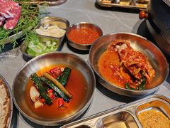 -草家酱蟹炭火烤肉店(珲春南路二店)