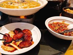 -帅巴人舅母子腊蹄民俗村