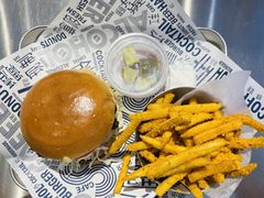 -TRIPS BURGER(大钟寺店)
