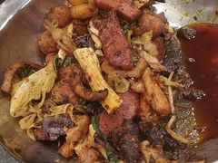 -愉肴麻辣香锅(中山路店)